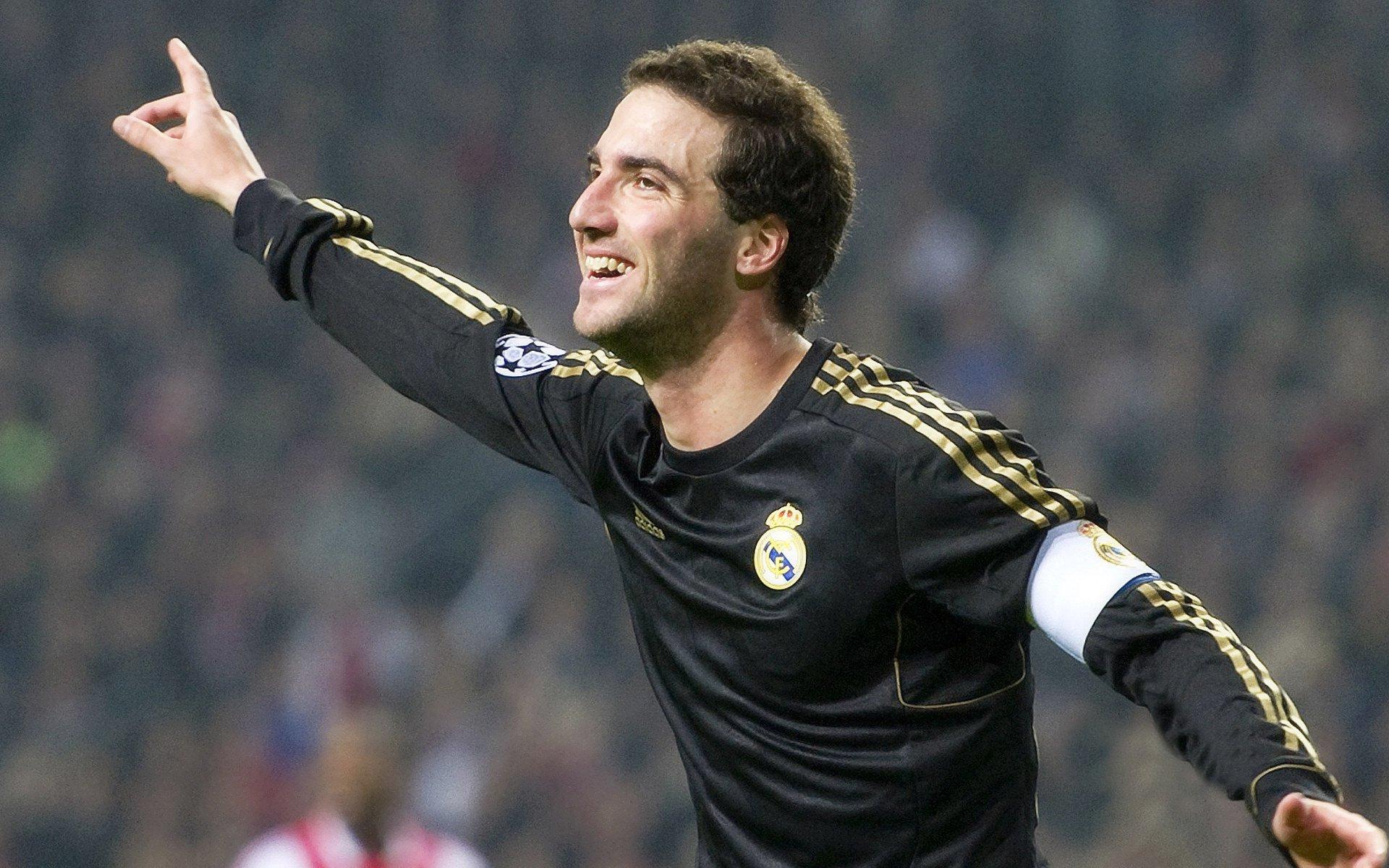 灰熊主场饮恨,莫兰特手感冰凉17投仅6中,球迷直呼难顶!