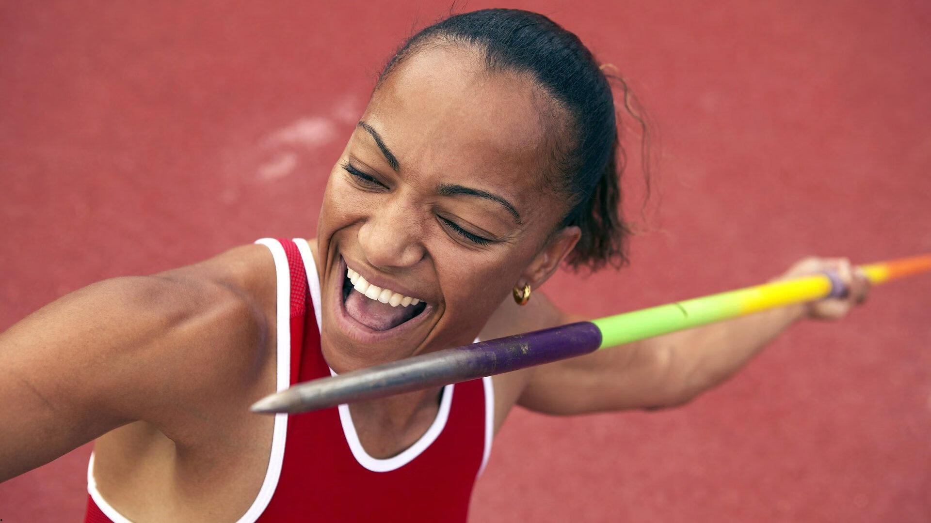 黄健翔犀利点评新星杰克逊，中锋基本功缺失成发展瓶颈，临场决策能力亟待提升