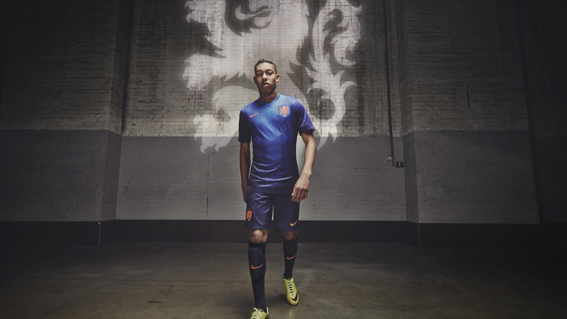 巴媒曝内马尔月薪65万欧回归桑托斯,俱乐部承担航班与五星级酒店费用引热议